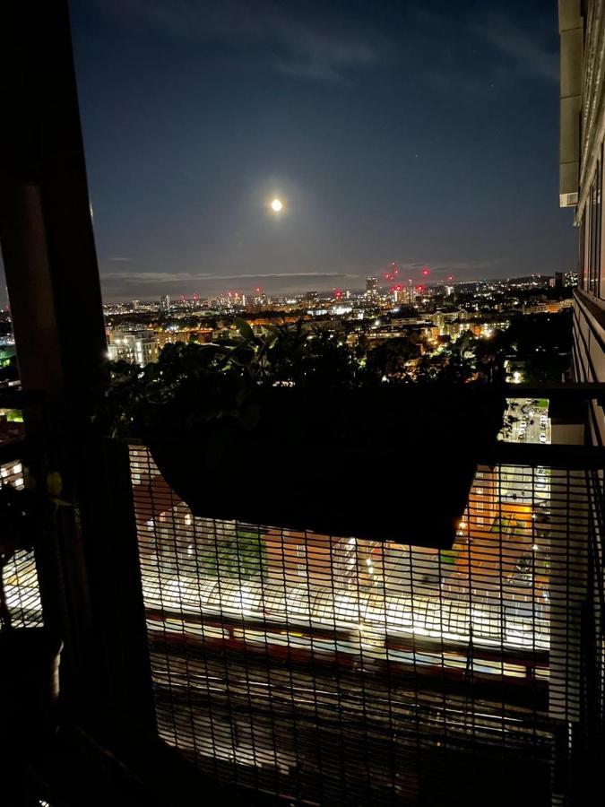Whitechapel Two Bedroom Luxury Apartment - Free Private Parking - City Views ロンドン エクステリア 写真
